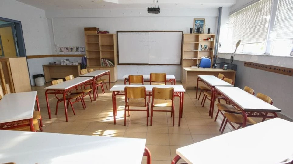 Θεσσαλονίκη: Στο νοσοκομείο και η 2η μαθήτρια που χτυπήθηκε από ανεμιστήρα σε σχολείο